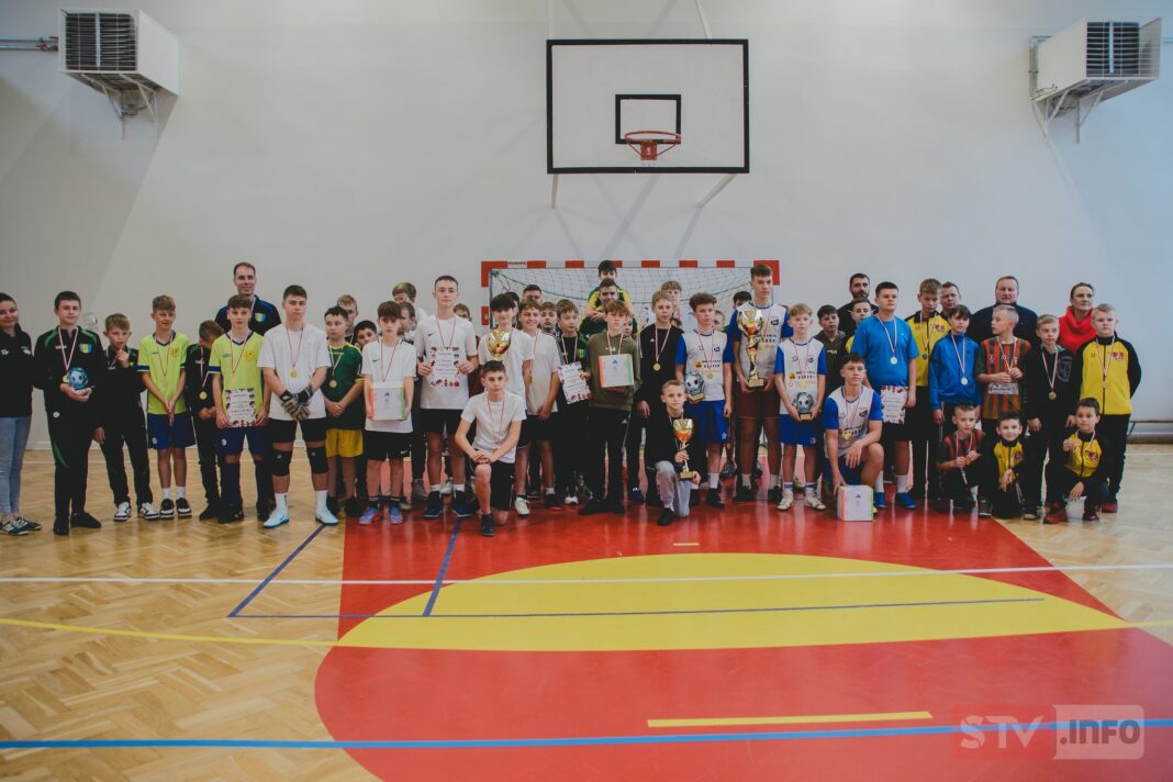 Puchar burmistrz Zawichostu powędrował do Ożarowa. Ależ to był turniej