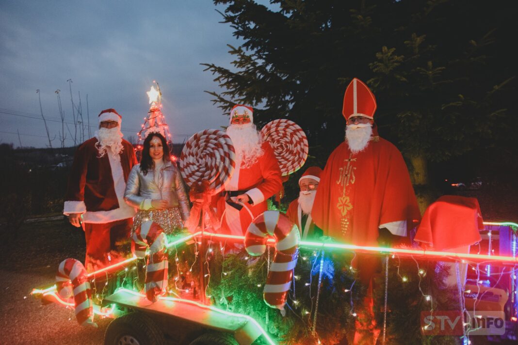 Wyjątkowe „mikołajki” w Żurawicy. Zachwycał wehikuł Mikołaja