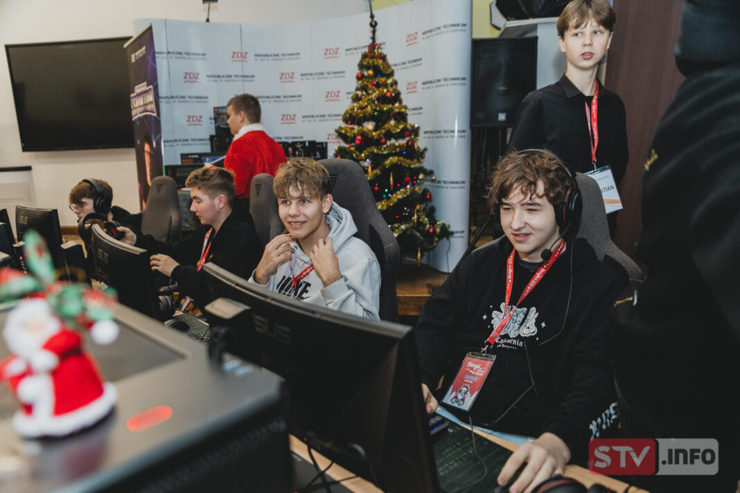 Tech Style SUMMIT w ZDZ w Opatowie. Turniej e-sportowy, prezentacja szkoły i warsztaty dla gości