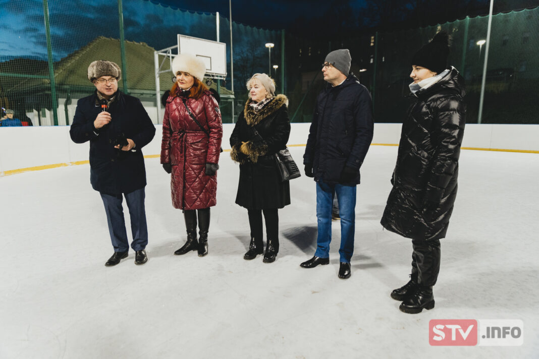 Lodowisko w Opatowie już otwarte! Na lodowej tafli był pokaz ratownictwa i tańca