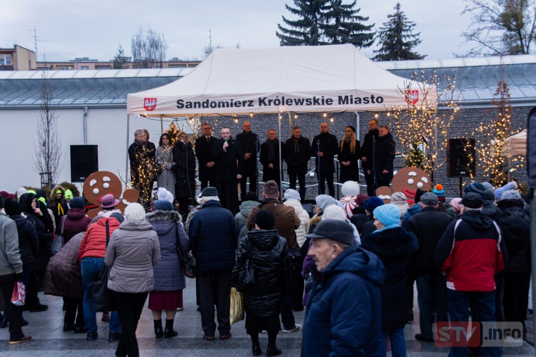 Integracyjna Miejska Wigilia w Sandomierzu. Było pięknie i smacznie