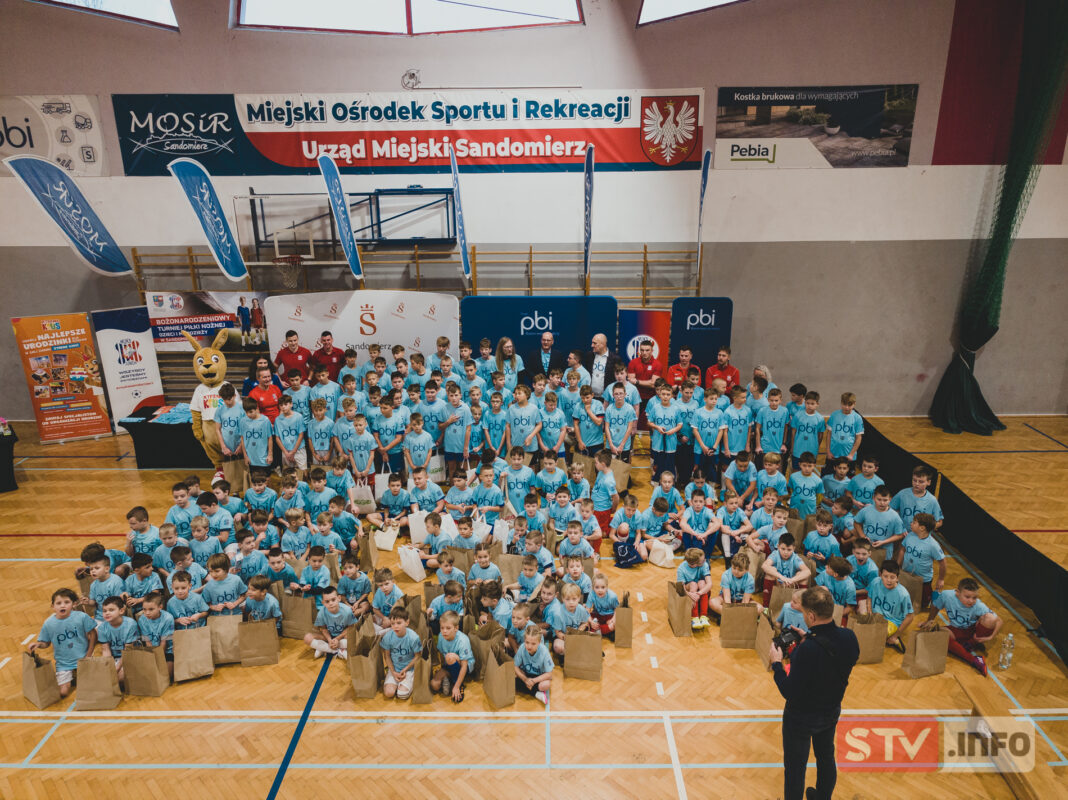 Młodzi piłkarze rywalizowali w Sandomierzu. Kilka godzin zabawy i emocji