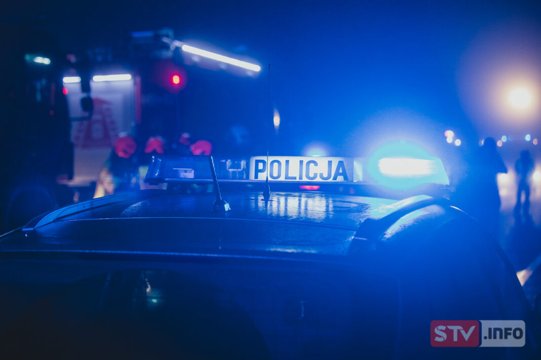 POŁANIEC: 5-latek na zewnętrznym parapecie okna na 4 piętrze. To cud że nie spadł