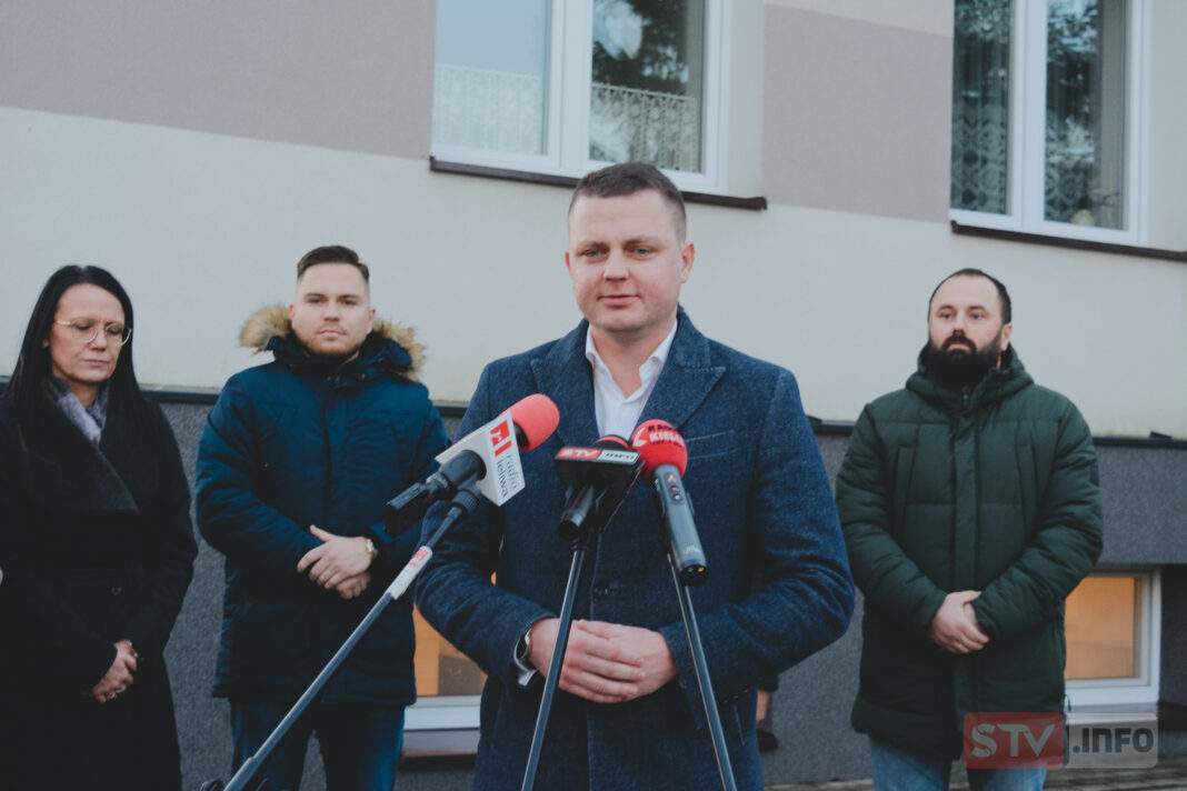 Adrian Wołos, wójt Samborca o: żłobku w Chobrzanach, oczyszczalni w Samborcu i inwestycjach drogowych