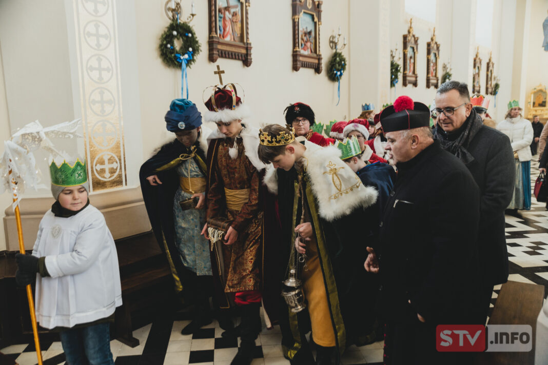 W Iwaniskach pokłonili się Dzieciątku Jezus. To był kolorowy orszak