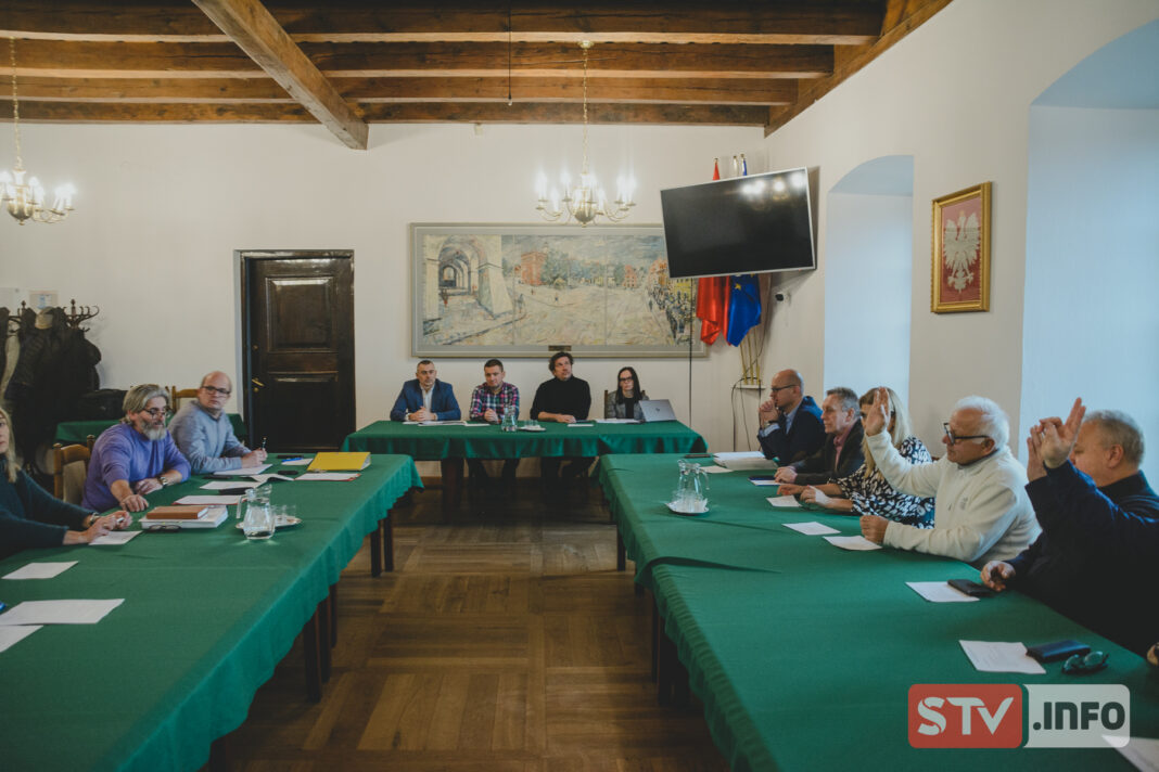 Jak okiełznać Wisłę? Debata w sandomierskim ratuszu