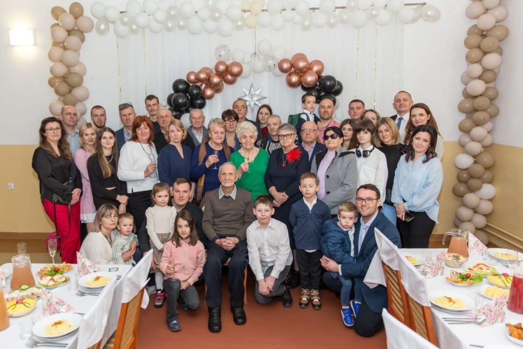 Pan Henryk Rados z gminy Tarłów świętował 100 urodziny!