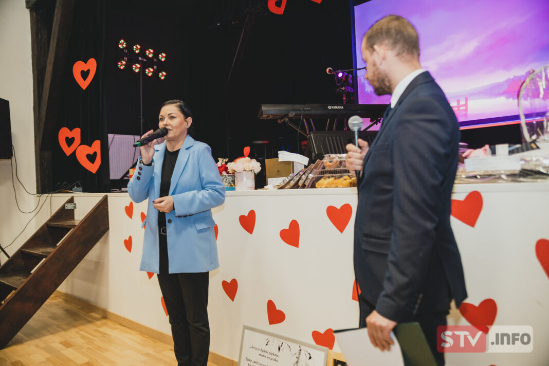 Wyjątkowy koncert w zabytkowej strażnicy w Zawichoście. Połączyli miłość i chęć do pomagania