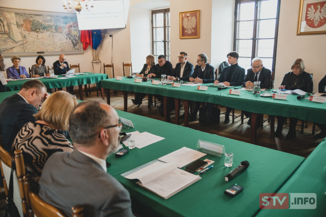 Dominikanin Tytus Piłat Honorowym Obywatelem Sandomierza. Tytuł przyjęty przez aklamację