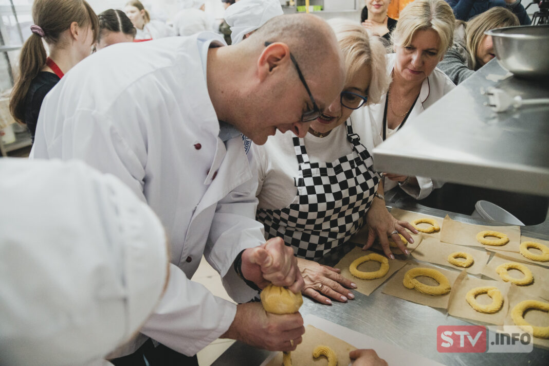 Pyszne pączki powstawały w sandomierskiej „Marmoladzie”. Tradycyjne warsztaty z pysznym akcentem
