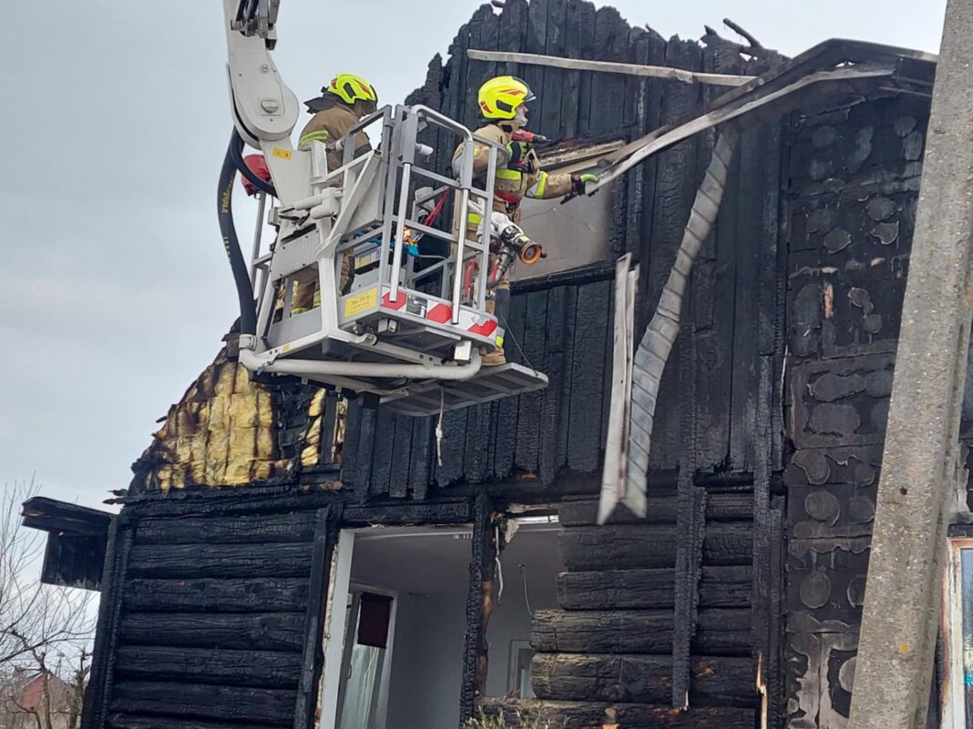 Trwa zbiórka na rzecz pogorzelców z Borkowa k. Iwanisk. Potrzeba 200 000 złotych
