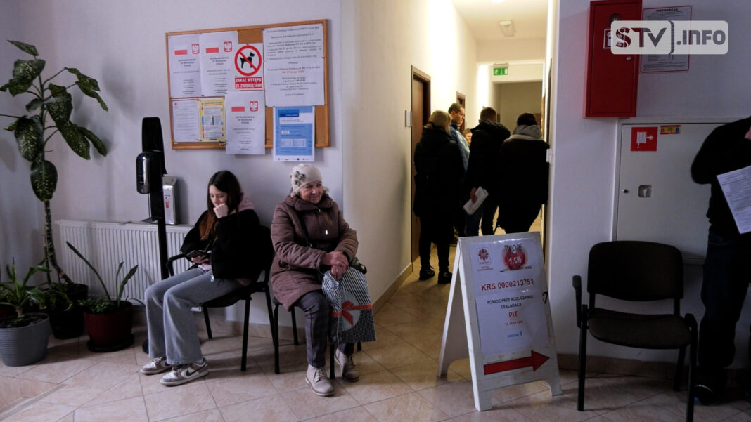 Caritas pomaga w rozliczaniu PIT-ów. Twoje 1.5% podatku może pomóc innym