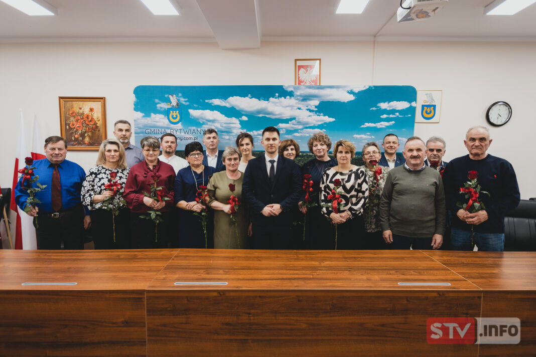 Rytwiany podziękowały sołtysom. Były życzenia, kwiaty i upominki