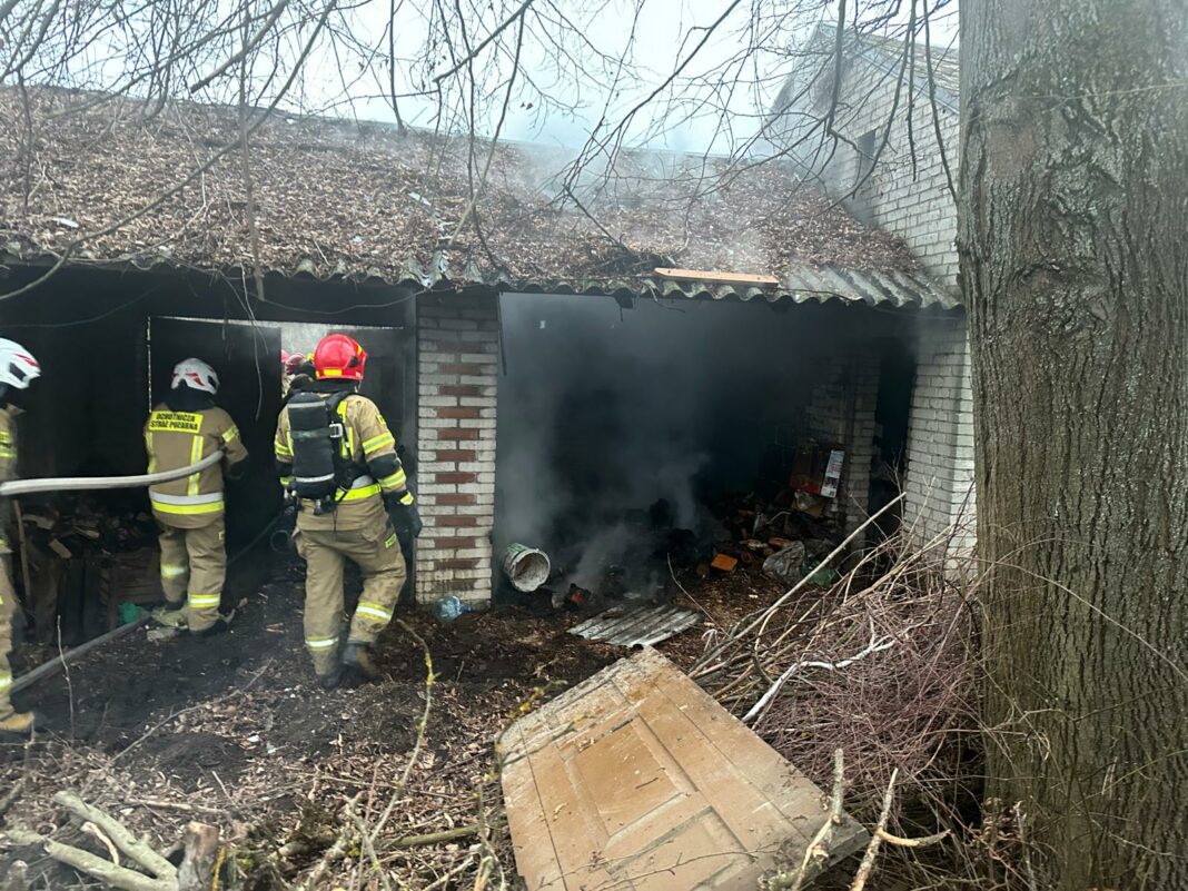 W Bilczy zapalił się garaż