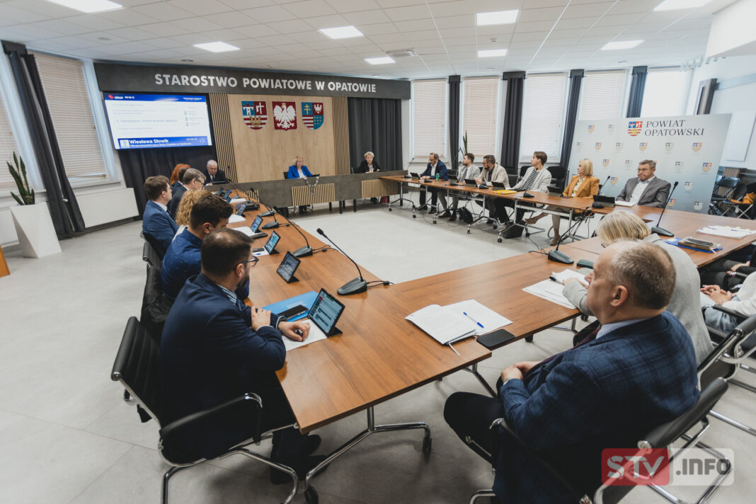 Radni przekazali pieniądze na zwiększenie miejsc w Zakładzie Opiekuńczo-Leczniczym w Opatowie