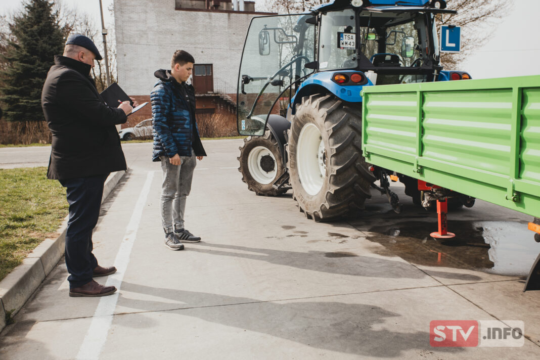 W sandomierskim „Rolniku” walczyli o tytuł Mistrza Bezpiecznej Jazdy Ciągnikiem