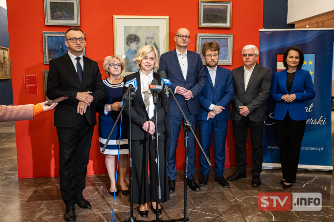 Wiceministra kultury Bożena Żelazowska w Sandomierzu mówiła o pieniądzach na inwestycje w muzeach i budynkach sakralnych