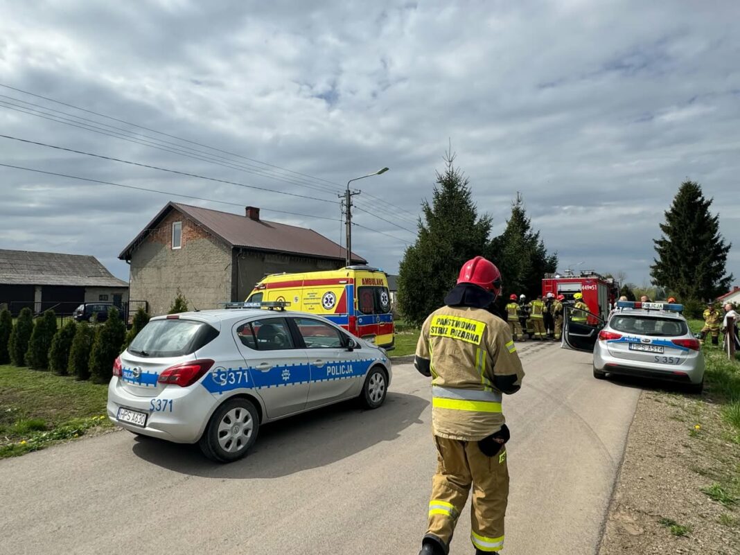 Butla z gazem płonęła w Sobótce. 20 strażaków w akcji