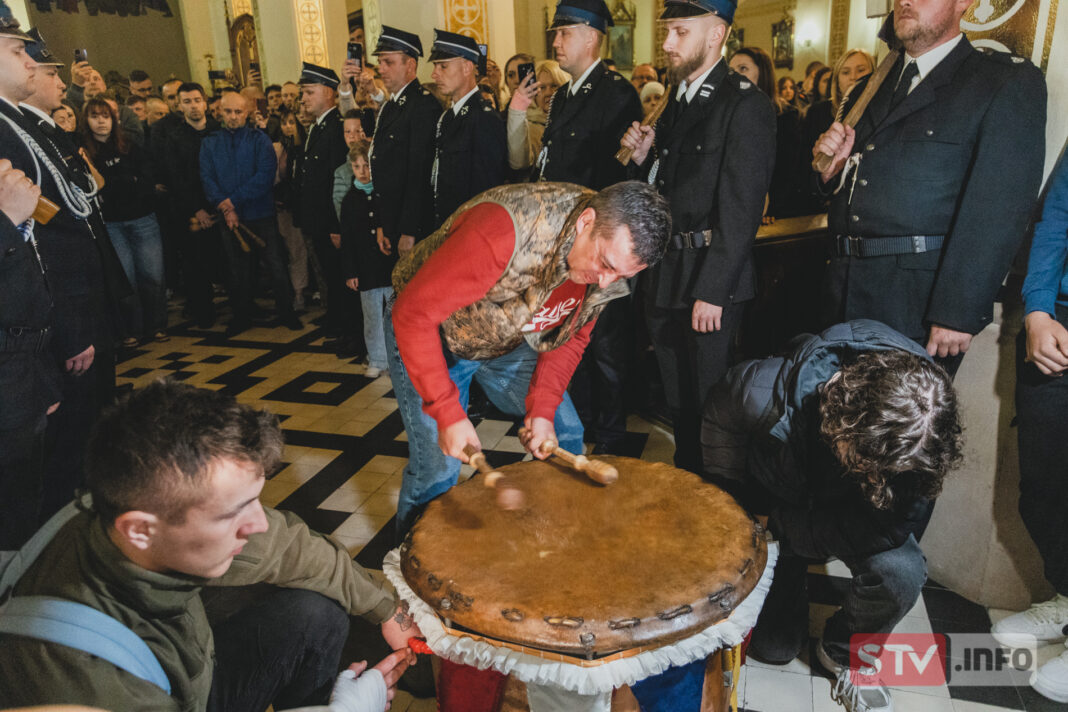 W Iwaniskach znów zabrzmiał taraban. Piękna lokalna tradycja