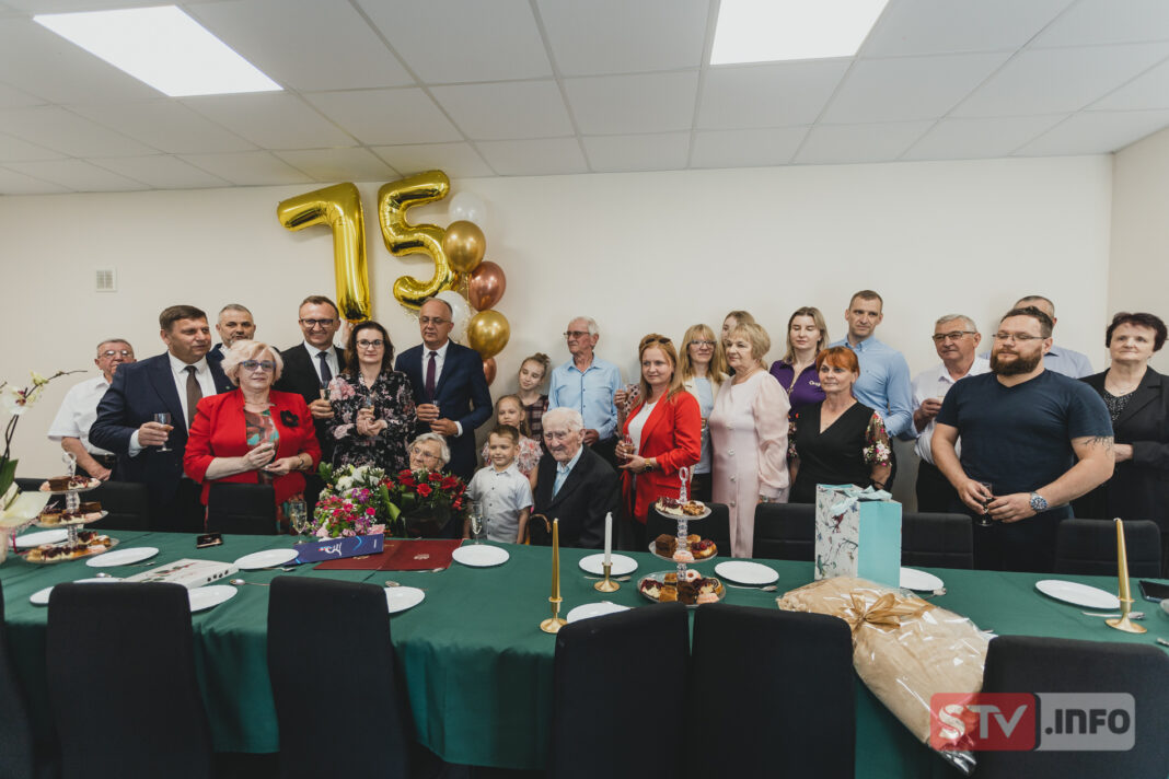 Państwo Marianna i Bogdan Żukowscy z Pęczyn świętują 75. rocznicę swojego ślubu