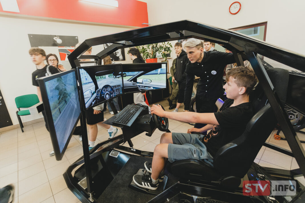 „Staszic” otworzył drzwi dla ósmoklasistów. Bogata oferta szkoły przy Koszarowej