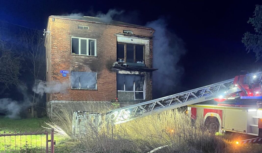Nocny pożar w Sandomierzu. W pustostanie spłonął człowiek