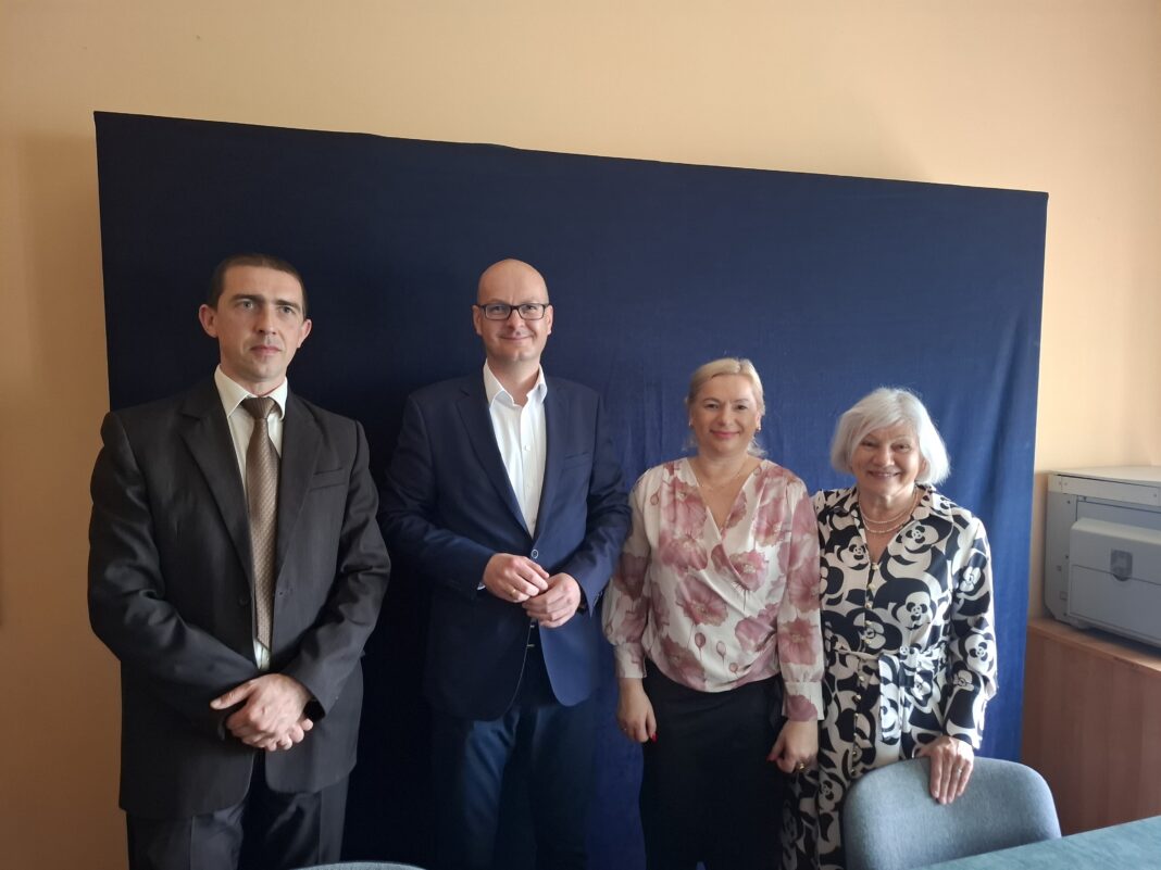 Studenci administracji WSHP na zajęciach z burmistrzem Sandomierza