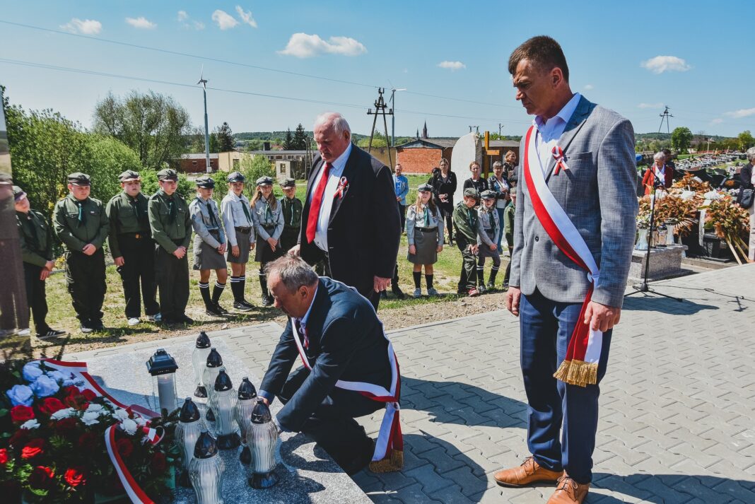 Święto Konstytucji 3 Maja w Iwaniskach. Było podniośle i patriotycznie