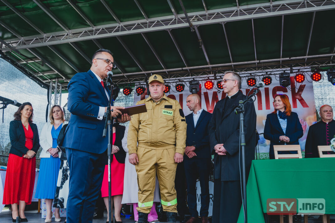 Dni Iwanisk. Strażakom z Boduszowa i Mydłowa przekazano pojazdy