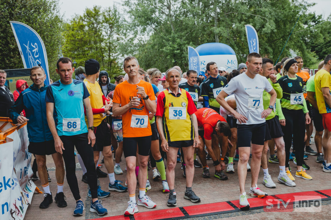 135 uczestników biegało pośród kwitnących sadów