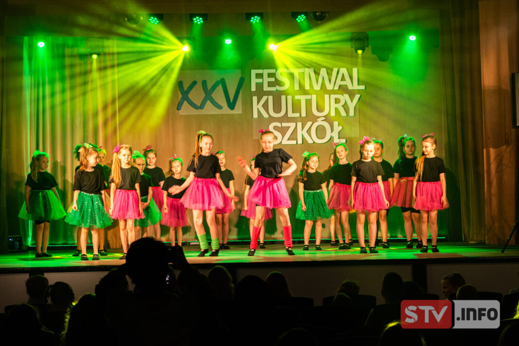 Ponad 200 artystów zaprezentowało swoje talenty w trakcie XXV Festiwalu Kultury Szkół w Staszowie