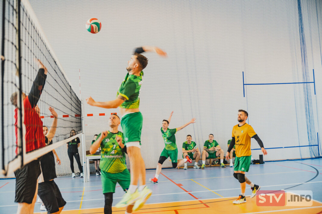 W Staszowie grali o puchar starosty. Siatkarskie emocje