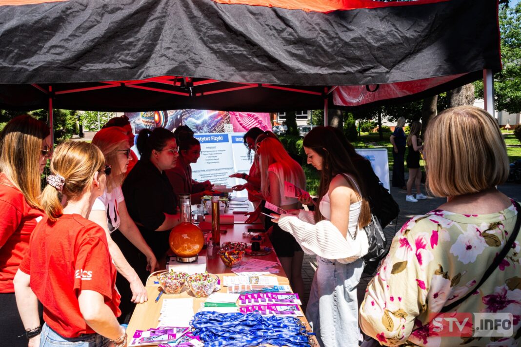 Edukacyjny piknik w Staszowie. Wykłady i pokazy