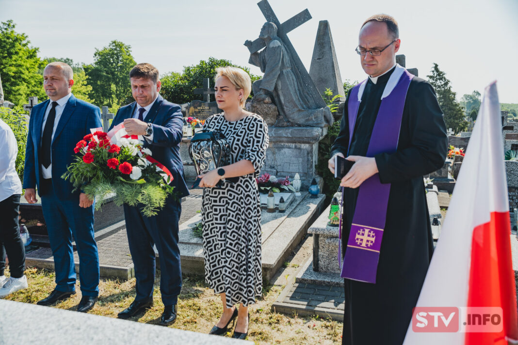 W Ossali upamiętnili Adama Bienia. Modlitwa, kwiaty i akademia