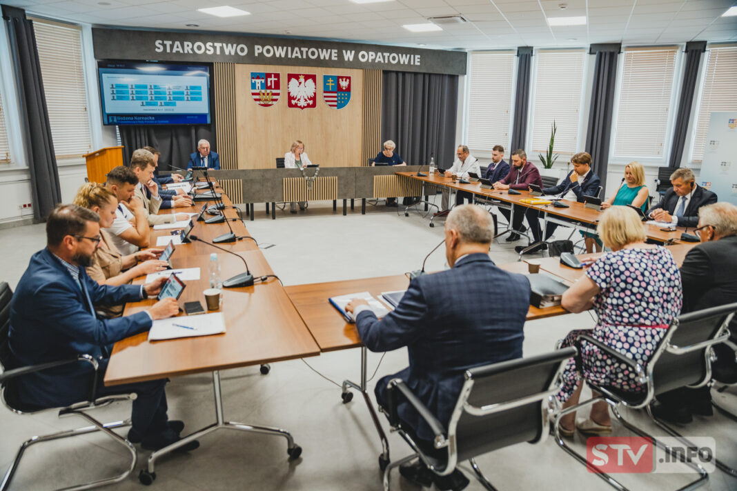 Starosta Tomasz Staniek z absolutorium i wotum zaufania. Jednogłośna decyzja radnych PiS i opozycji