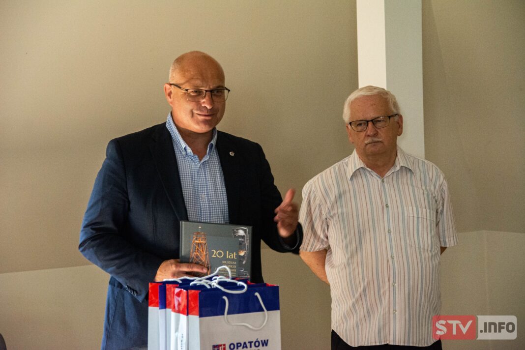 Powstała książka na 20-lecie Muzeum Geodezji i Kartografii w Opatowie