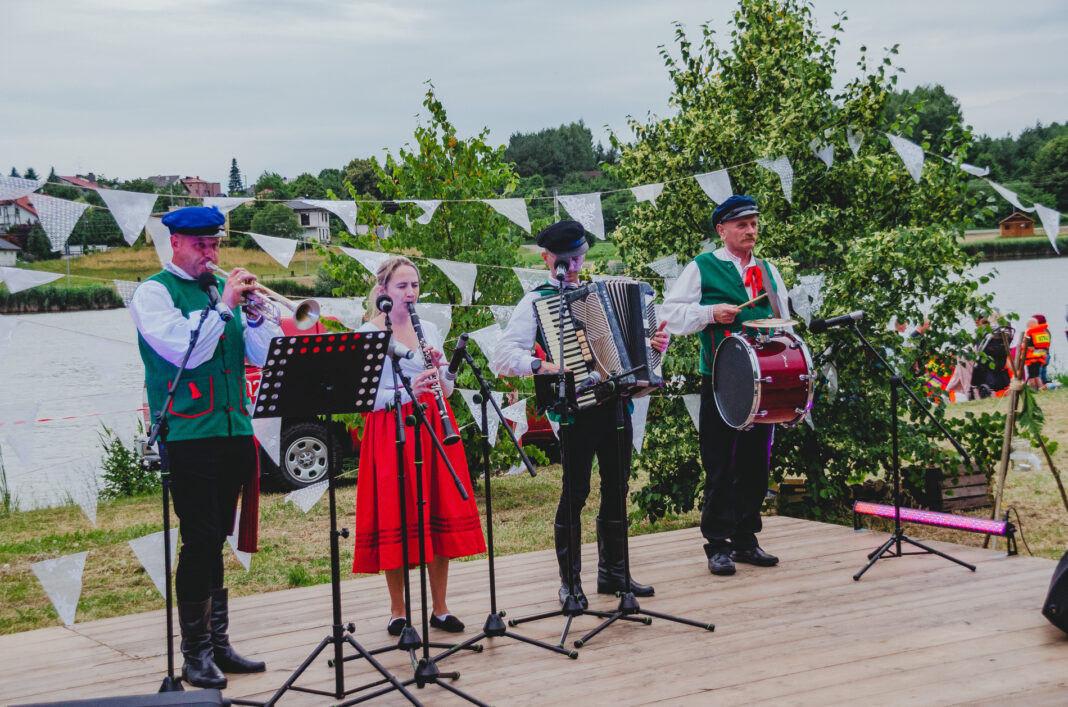 Wicie wianków i hulanie nad Buczyną. Festiwal Nocy Sobótkowej w Bogorii