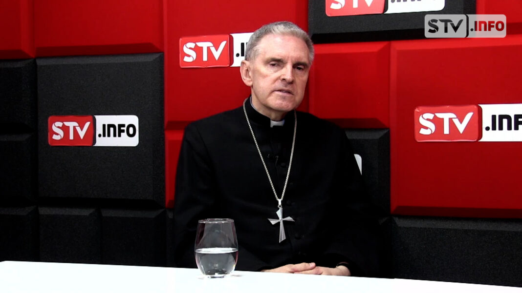 #infoTEMAT: bp Krzysztof Nitkiewicz: Dystans między księdzem a wiernymi musi być krótszy