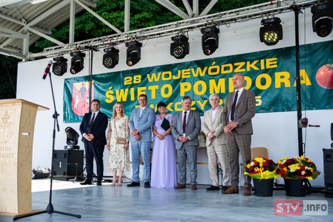 W Dwikozach kłaniano się producentom pomidorów. Świętowały tłumy