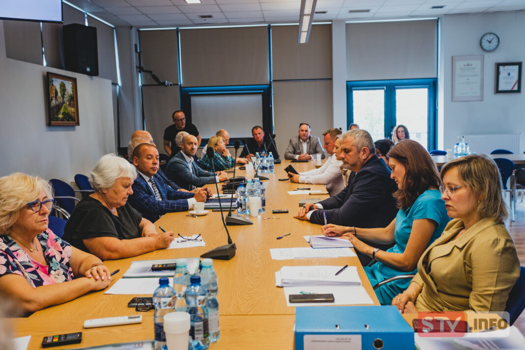 Powiat sandomierski ze strategią rozwoju. Radni zadowoleni z dodatniego wyniku finansowego szpitala