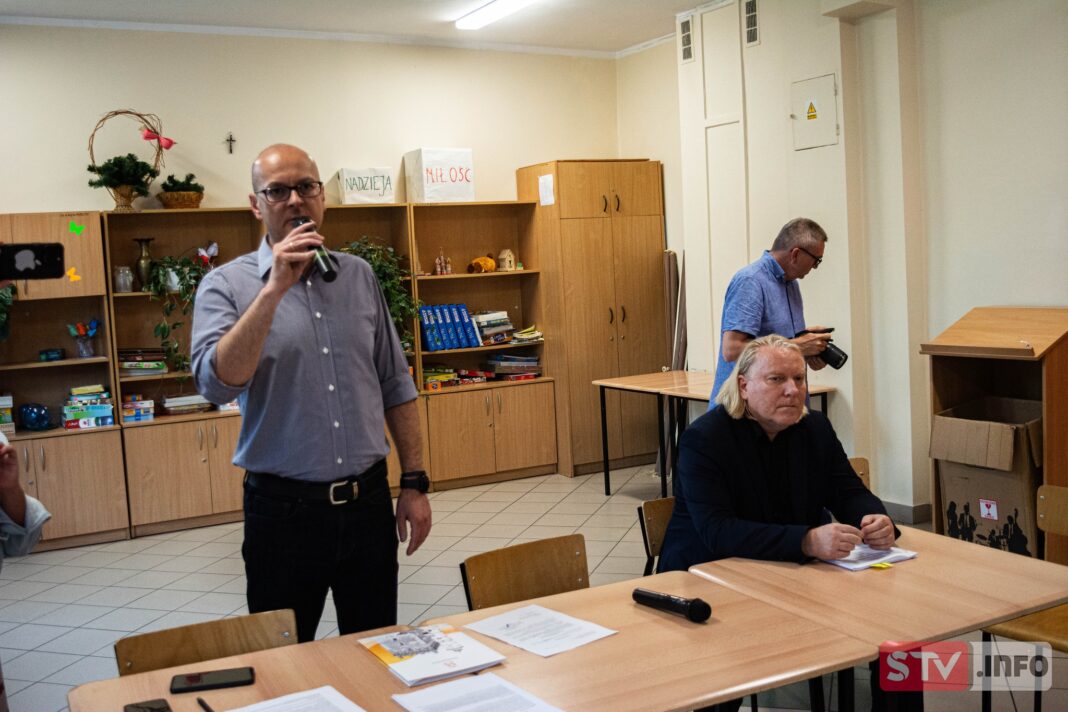 Maszt niemile widziany. Sandomierzanie protestują