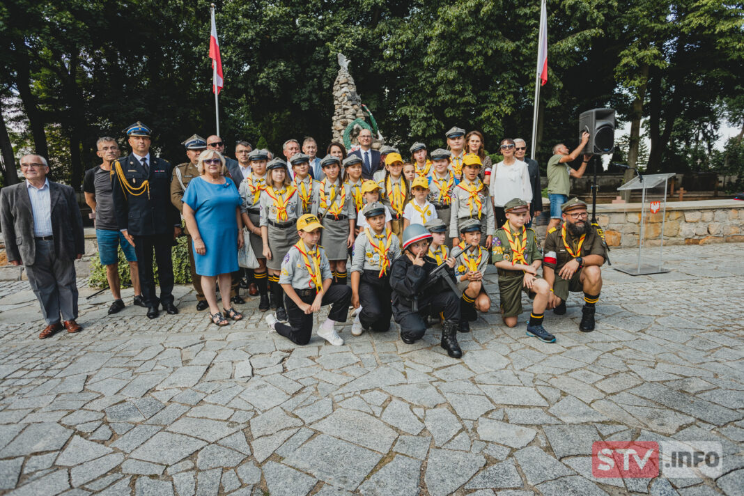 „Warszawa oddała to, co miała najcenniejsze”. Wzruszające obchody w Sandomierzu ku pamięci powstańców