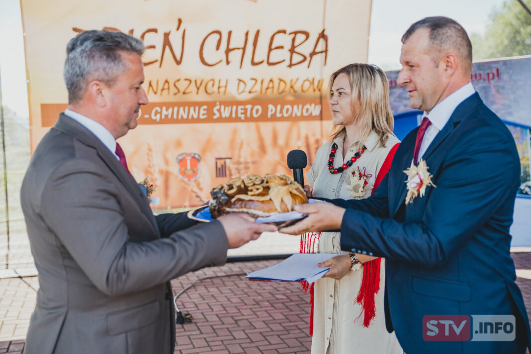 Staszowscy rolnicy dziękowali za plony. Dożynkowy winiec z Sielca najładniejszy