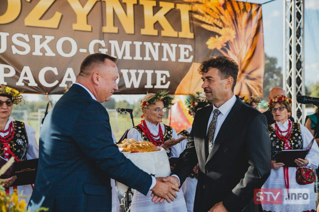 Rolnicy z Pacanowa dziękowali za plony. Były podziękowania, odznaczenia i mnóstwo atrakcji