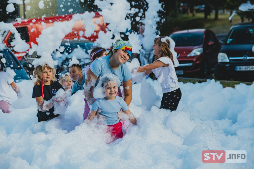 Zabawa z „Polemiką” i Opatowską Spółdzielnią Mieszkaniową. Żegnali wakacje