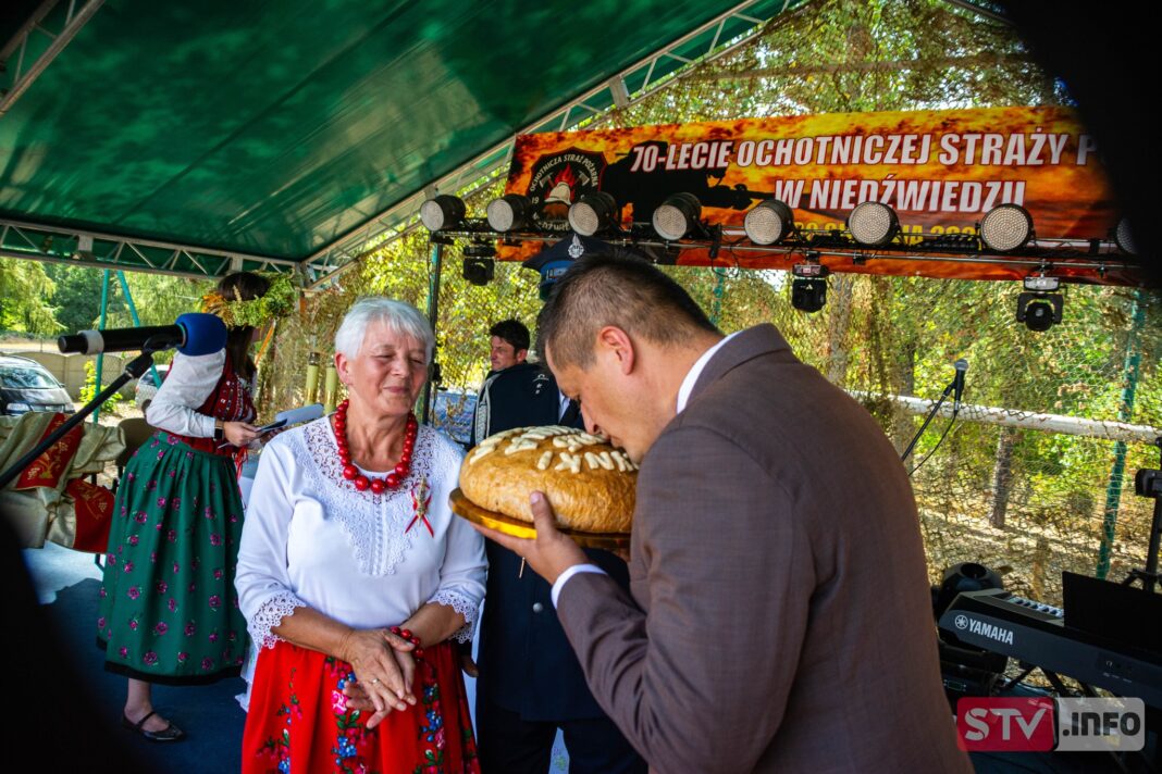 W Niedźwiedziu dziękowano rolnikom i strażakom. Dożynki i jubileusz OSP