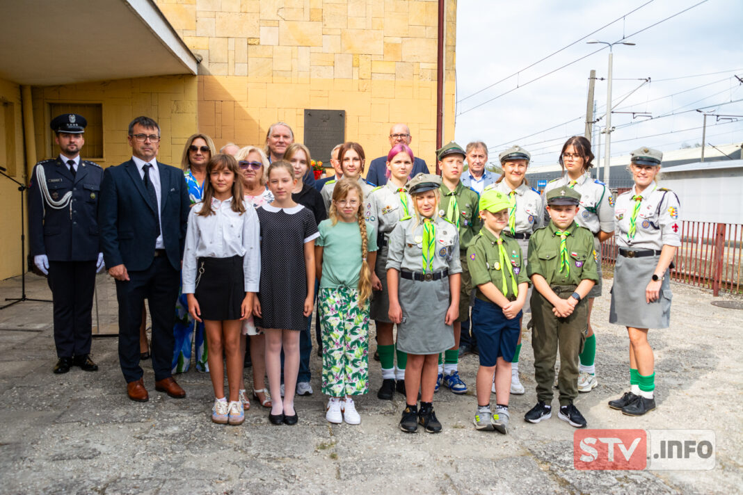 Sandomierz podziękował poległym kolejarzom. Capstrzyk na dworcu PKP