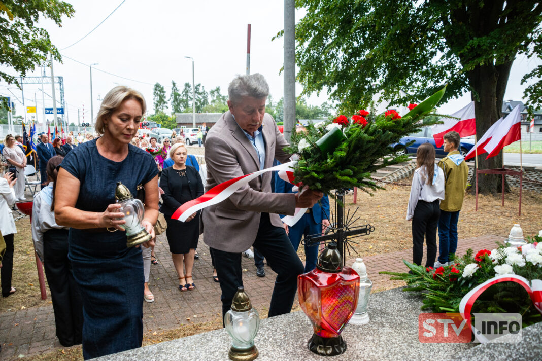 Patriotycznie w Drygulcu. Ofiary bombardowania upamiętnione
