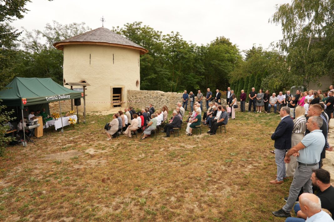 Wielkie święto w Nowych Kicharach na otwarcie wyremontowanej baszty i nowego wodociągu