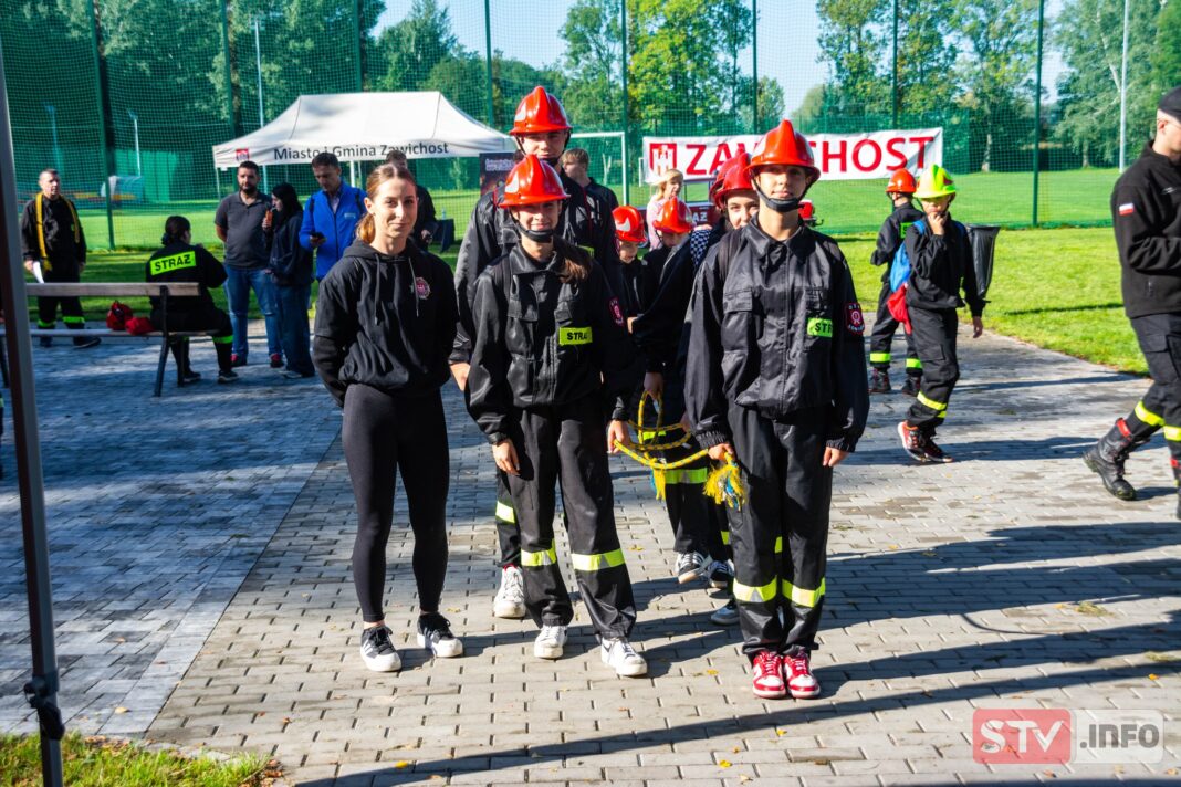 Strażacka gra terenowa w Zawichoście. Edukacja, rywalizacja, zabawa